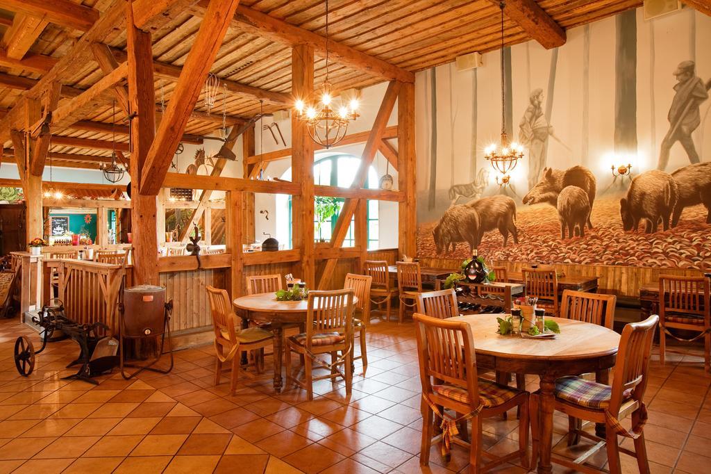 Landhotel Schloss Teschow Teterow Bagian luar foto